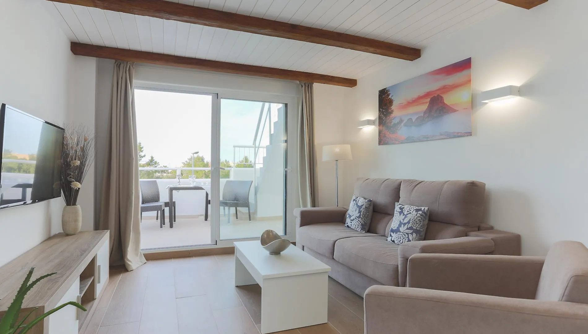 Camelina Suites Sant Antoni de Portmany 3*,  Spagna