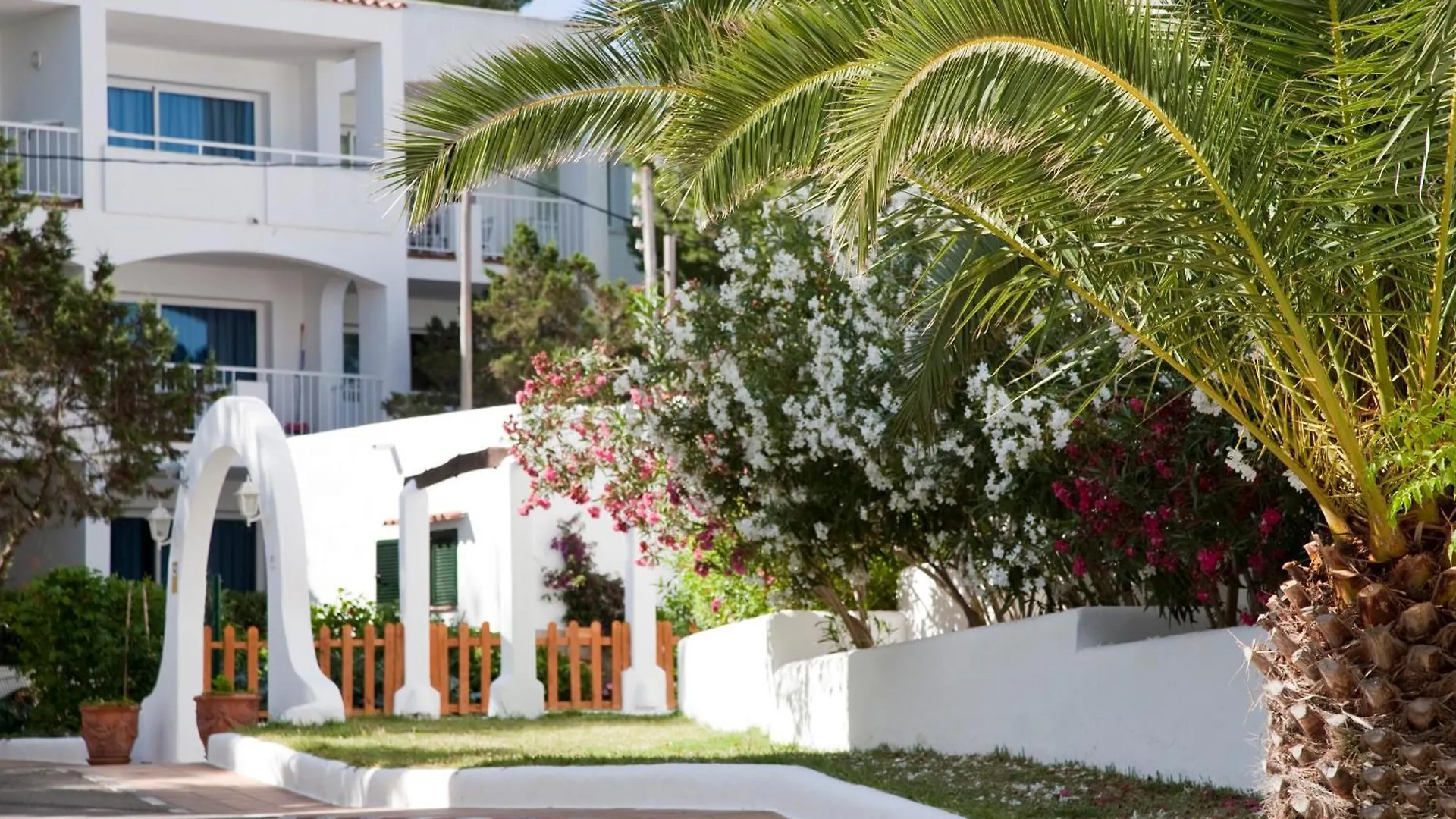 Camelina Suites Sant Antoni de Portmany Aparthotel