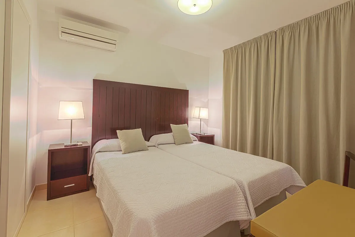 Camelina Suites Sant Antoni de Portmany Apart Otel